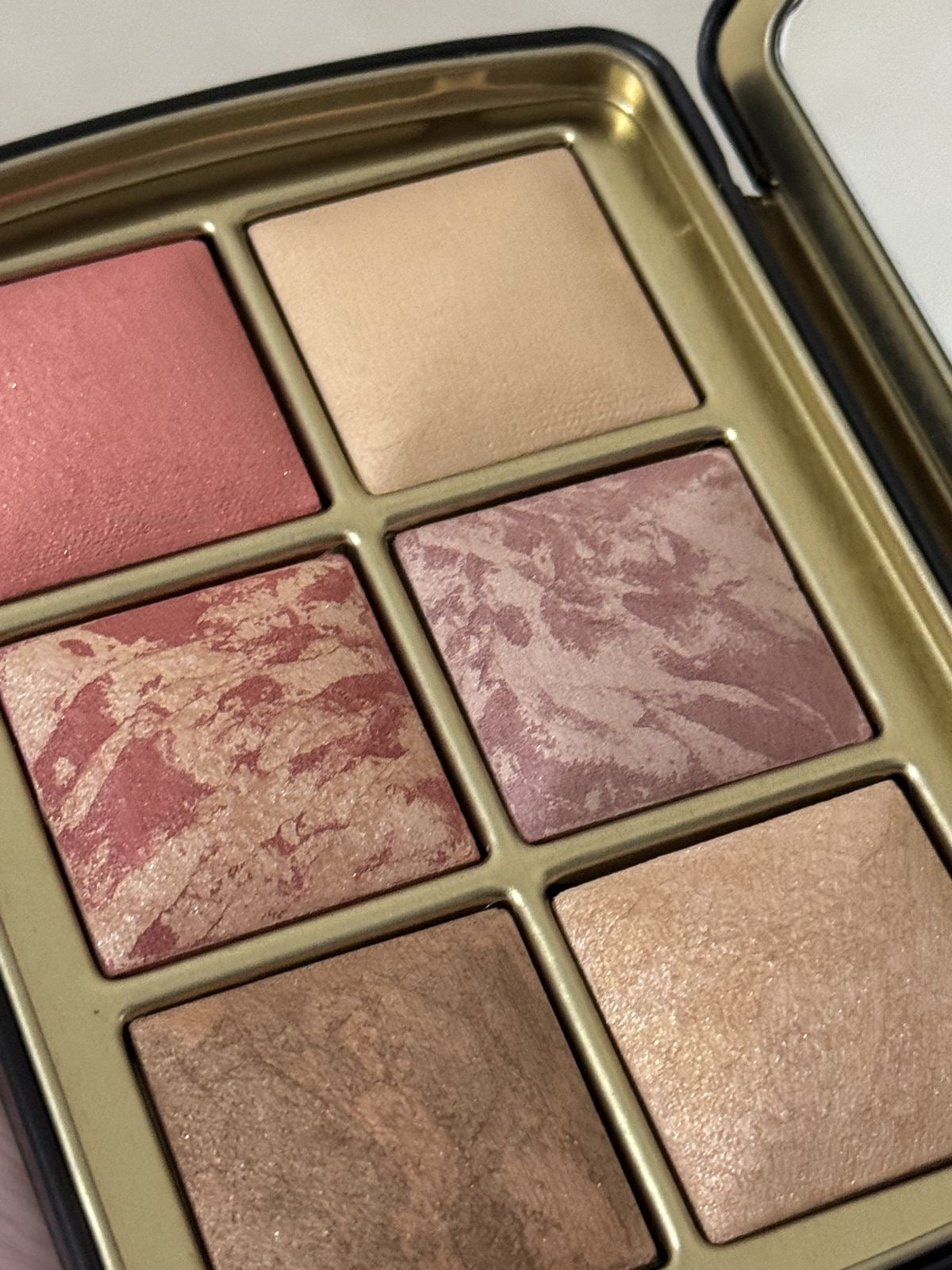 Hourglass Ambient Lighting Edit Unlocked Palette – Horse Edition
