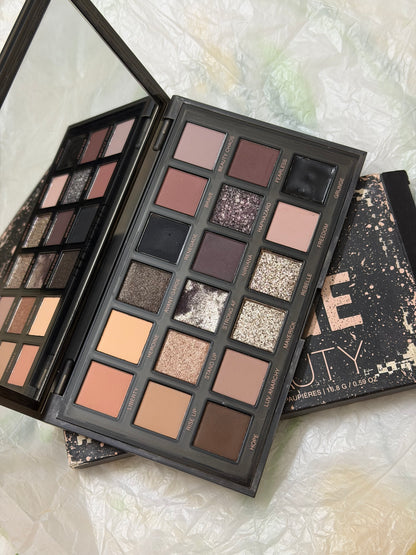 Huda Beauty Pretty Grunge Palette