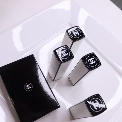 Chanel Rouge Allure Velvet Limited Edition • 3.5g